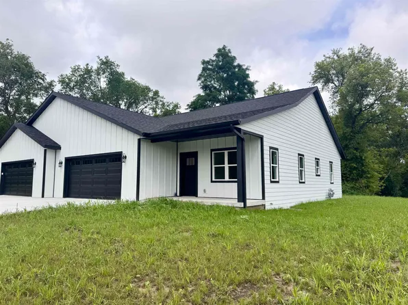 705 Mayapple Dr, Janesville, WI 53545