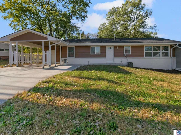 5230 W Benton St, Lincoln, NE 68524
