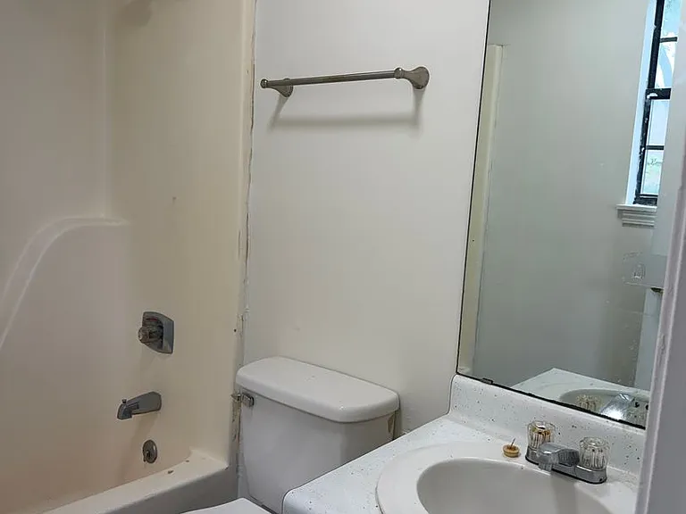 8 Davidfield Cv — Photo 21