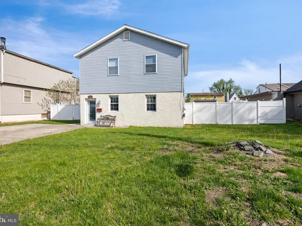 9225 Milnor St, Philadelphia, PA 19114