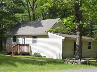 140 Algonquin Rd, Shohola, PA 18458