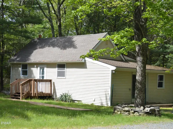 140 Algonquin Rd, Shohola, PA 18458