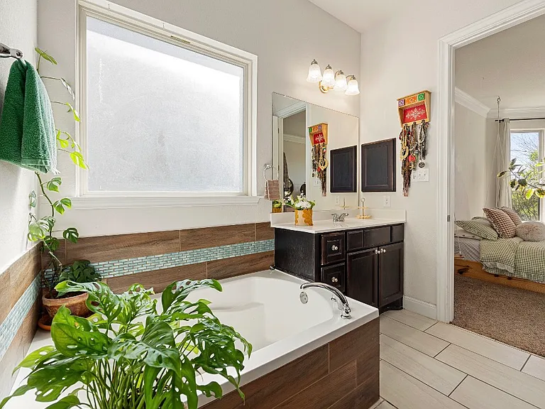 5802 Sweetwater Way — Photo 14