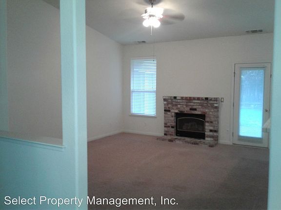 3rd image of 307 McCartney Ct