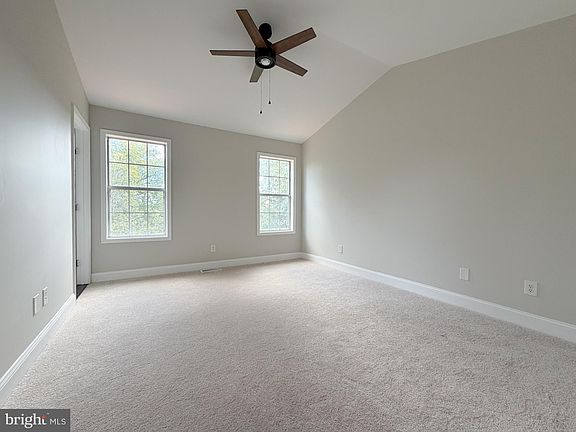 5th image of 672 Ripplebrook Dr