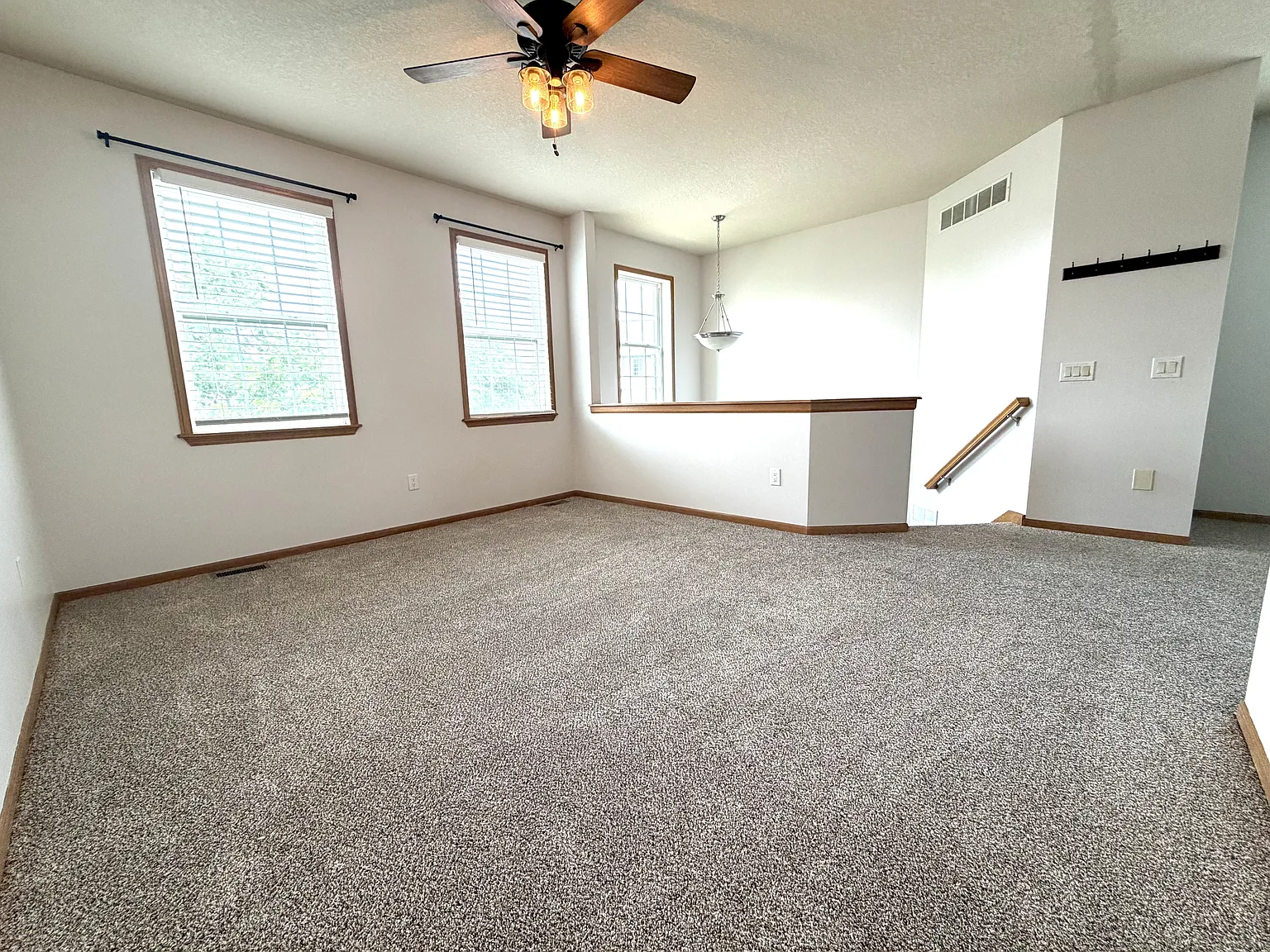 1005 Northeast Kamies Lane - Townhome — Photo 3