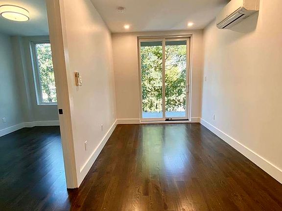 3rd image of 495 Saint Johns Pl #3I