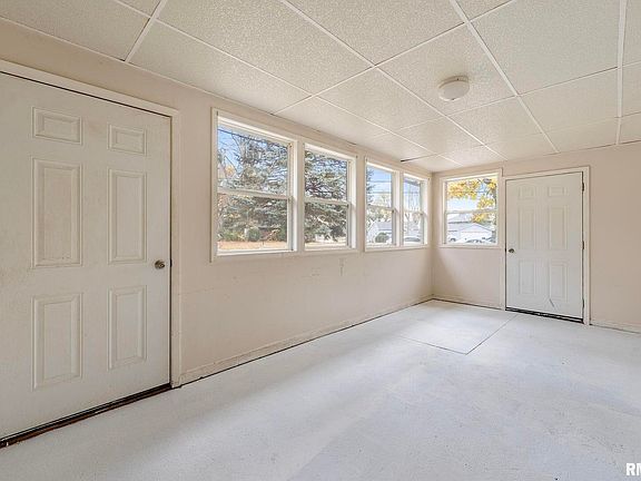 2nd image of 635 Island Ave
