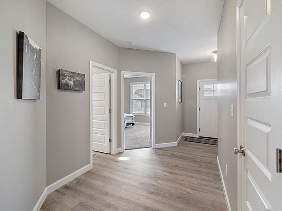 2nd image of 1758 Twin Lakes Cir