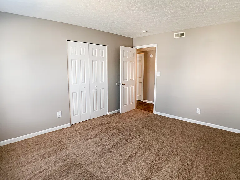 Knobs Pointe Apartments — Photo 45