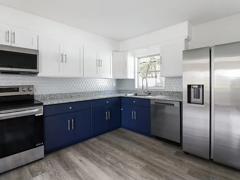 2927 SE 13th St — Photo 3