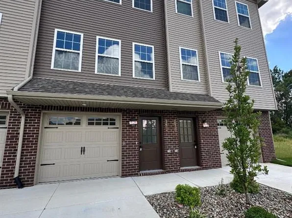 1654 Pinecroft Ln, Howell, MI 48855