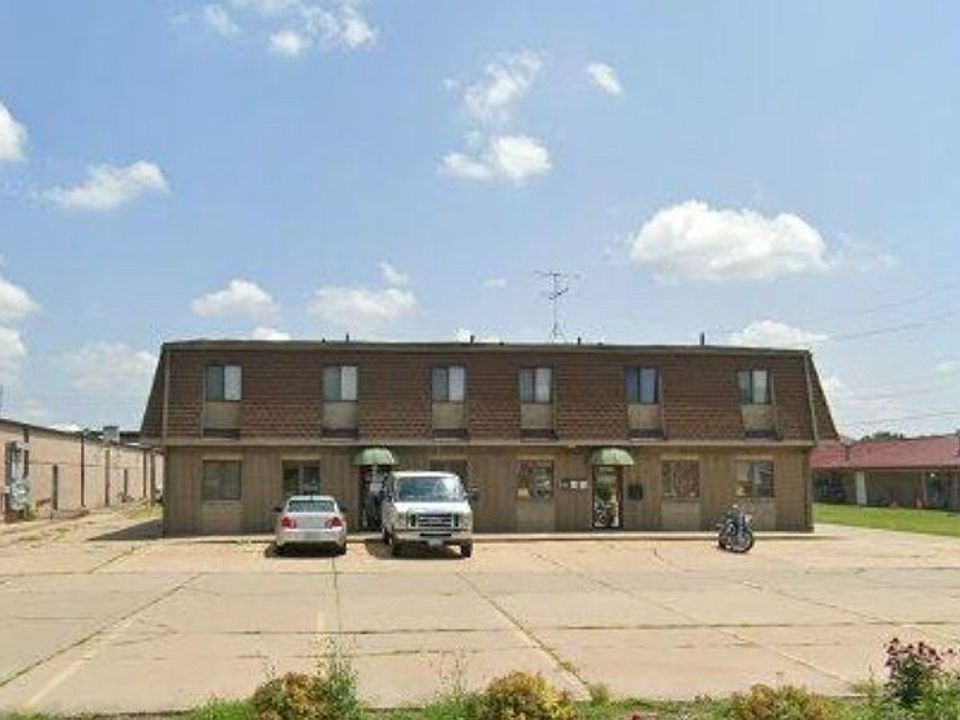 1st image of 1550 S Gilbert St APT 3