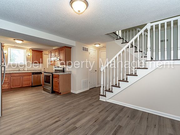 4th image of 18101 E Shoshone Dr