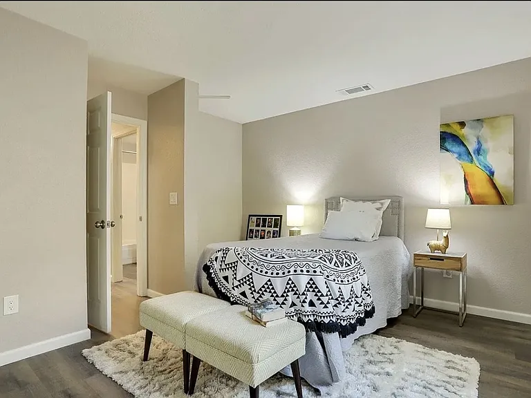 1828 Oak Leaf Dr — Photo 10