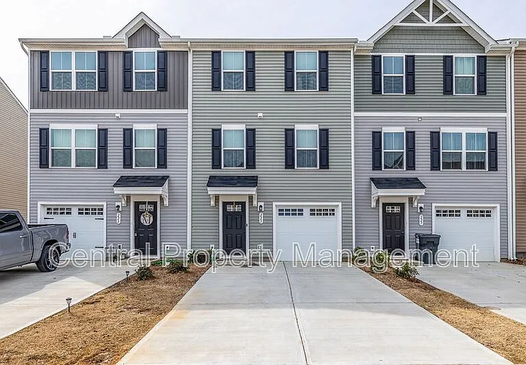 225 Coldwater Creek Ct — Photo 1