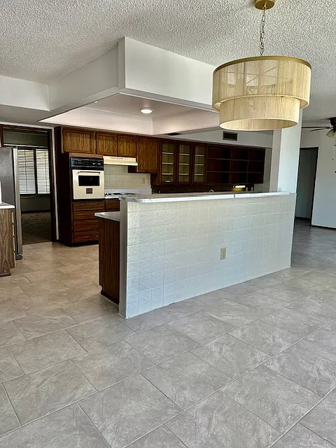 2 bed, 1982 sqft, $1,695 — Photo 2