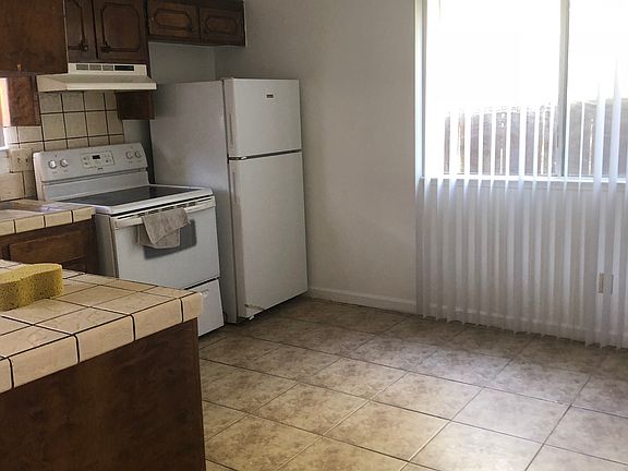 5th image of 307 Brookdale Dr