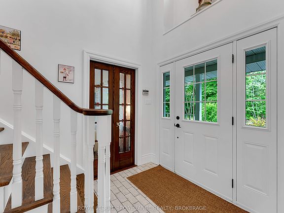 4th image of 25 Howe Island Ferry Rd