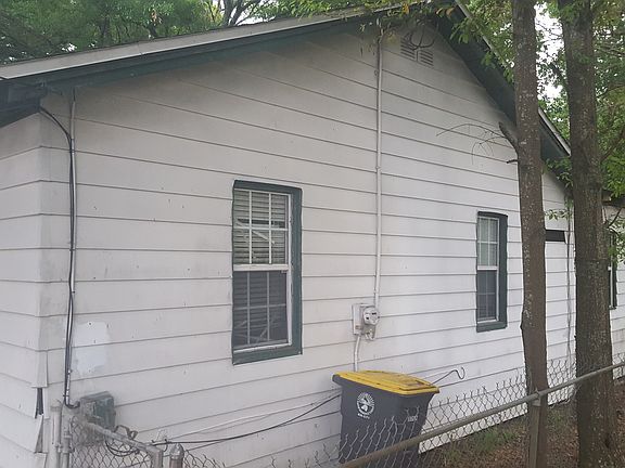 2nd image of 2574 Commonwealth Ave