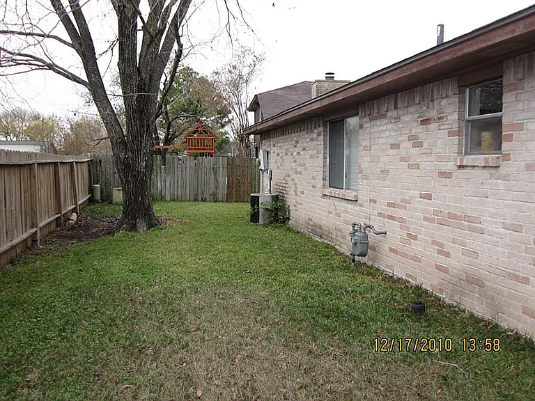 18719 Lippizaner Dr — Photo 7