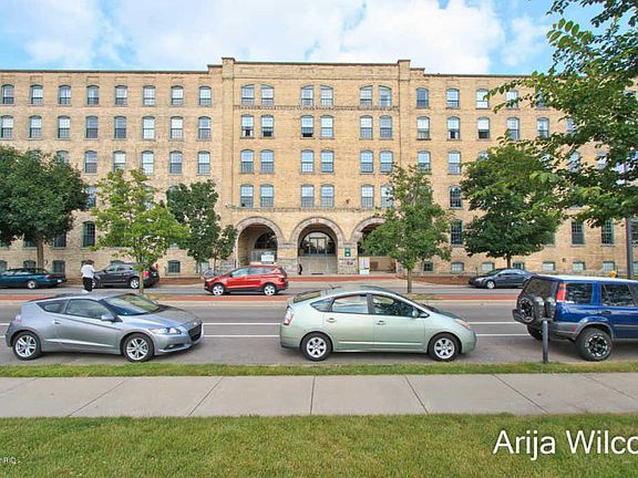 2nd image of 940 Monroe Ave NW Unit 315