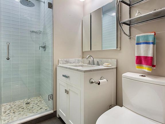 4th image of 62 W 62nd St APT 8D