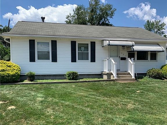 3rd image of 332 Lynn Dr
