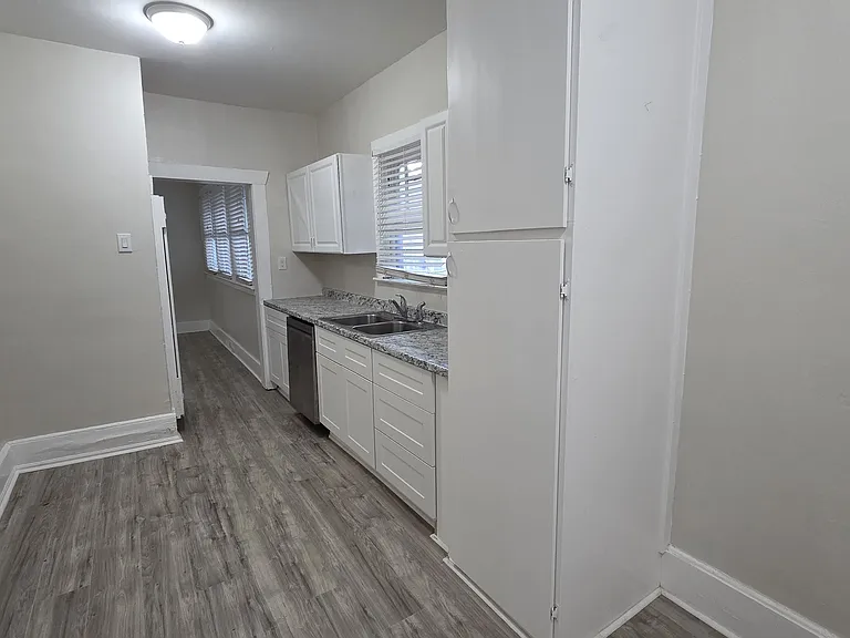 2805 S Jennings Ave — Photo 6