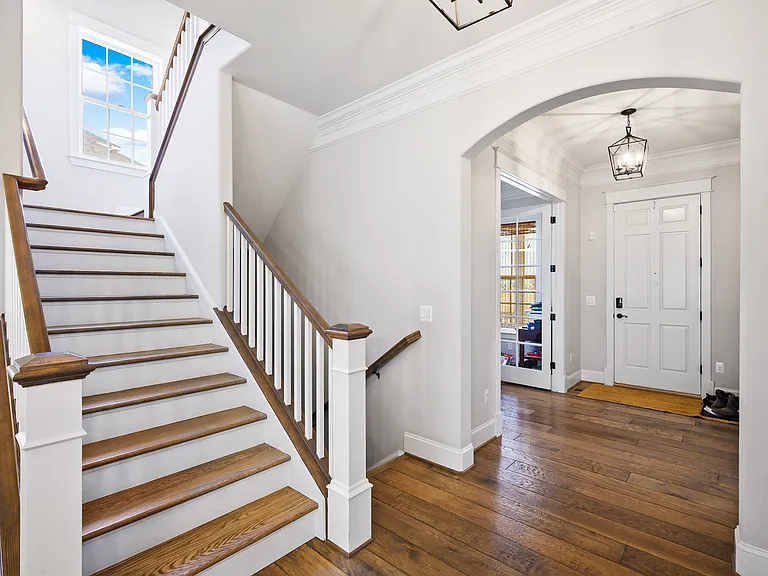 6063 Chester Way — Photo 9