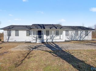 839 Isom Rd, Guntersville, AL 35976