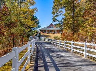 263 Sylvan Ln, Mill Spring, NC 28756