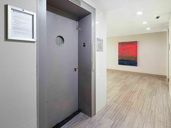 5th image of 7210 41st Ave APT 4Y