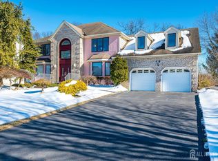 37 Jernee Dr, East Brunswick, NJ