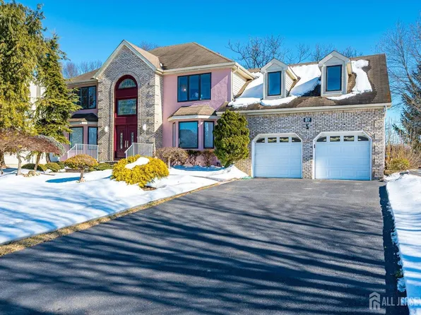 37 Jernee Dr, East Brunswick, NJ 08816