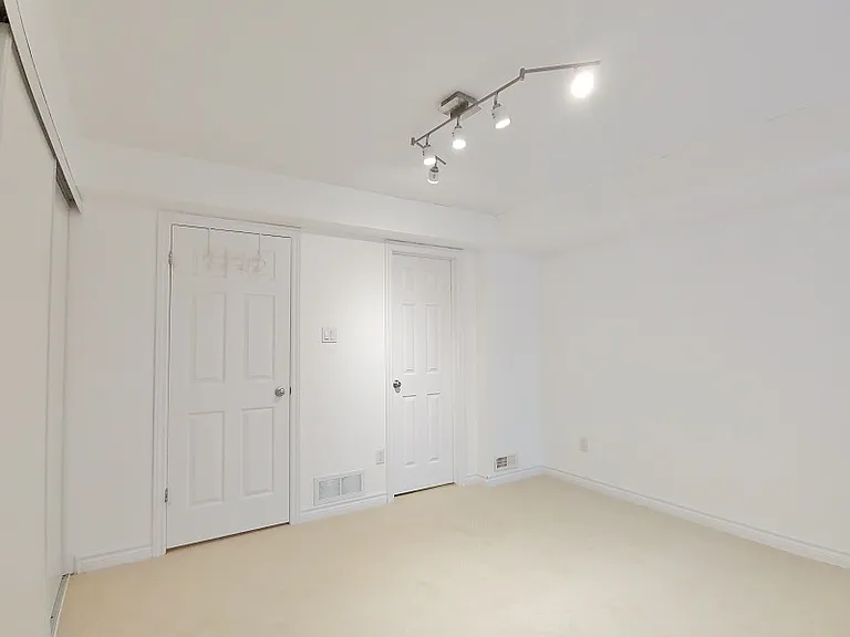 605 Chapman Mills Dr #B — Photo 10