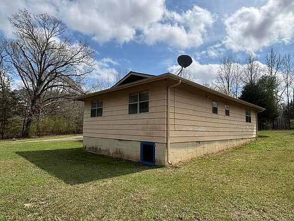 3rd image of 211 Oak Rd