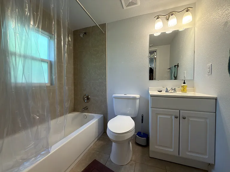 1424 NW 6th Pl — Photo 10