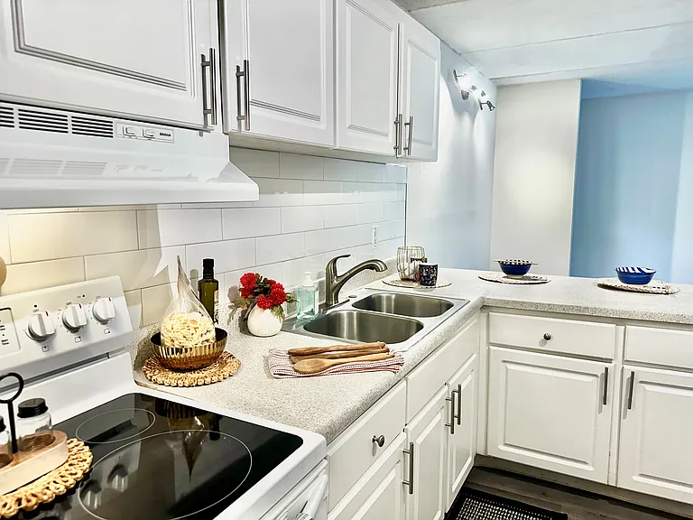 Apartment 372 Kitchen