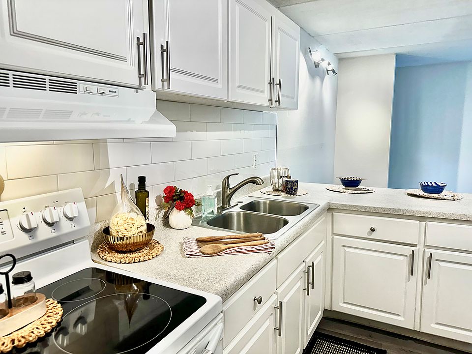 Apartment 372 Kitchen