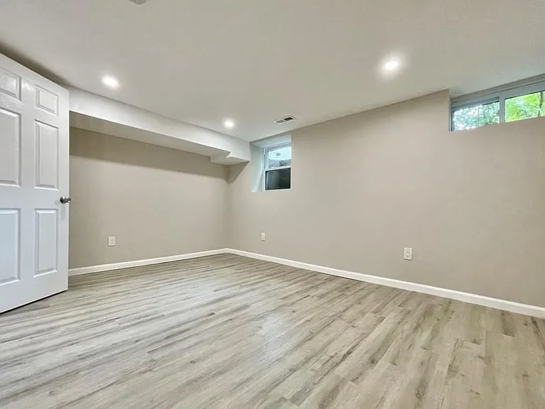 95 Warner St #B — Photo 9