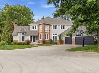 7505 El Monte Cir, Prairie Village, KS 66208