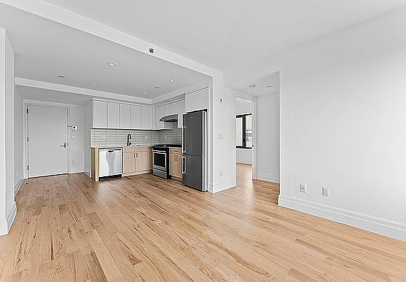 4th image of 77 Clarkson Ave APT 7G