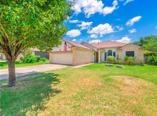 300 Meadowside Dr, Hutto, TX 78634