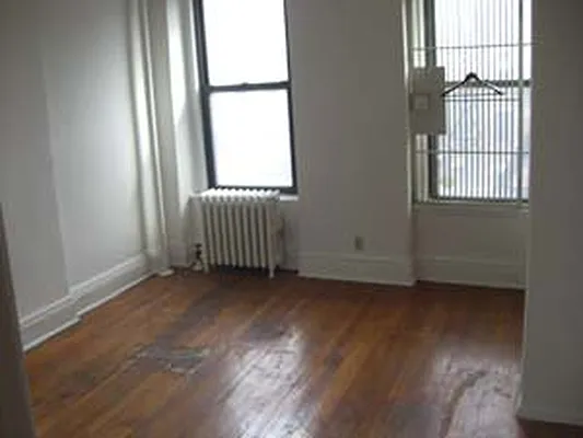 Rented by Eric Goodman Realty Corp | media 20