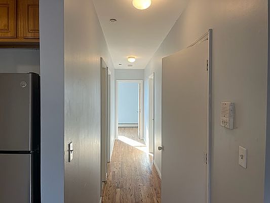 3rd image of 936 Dekalb Ave APT 4