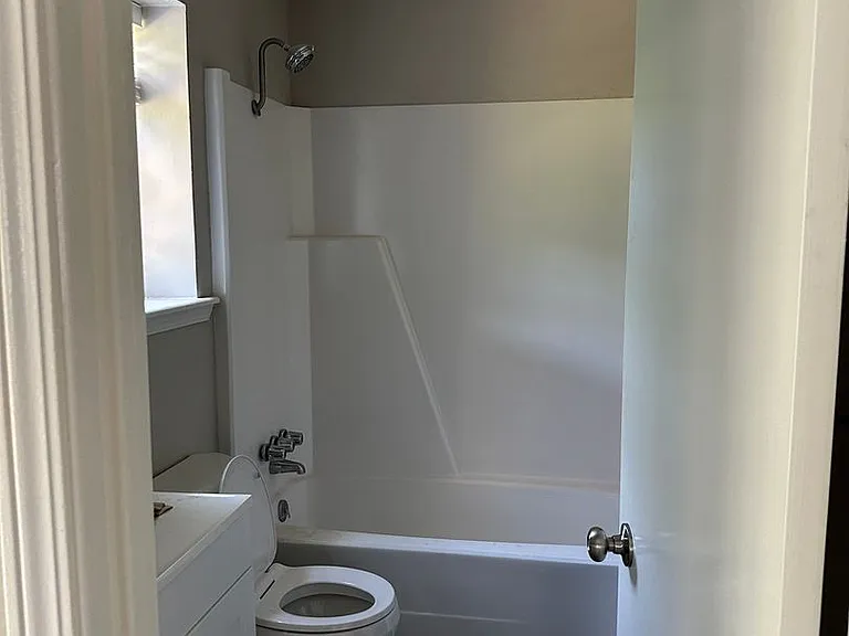 619-621 Kings Mountain Dr — Photo 5