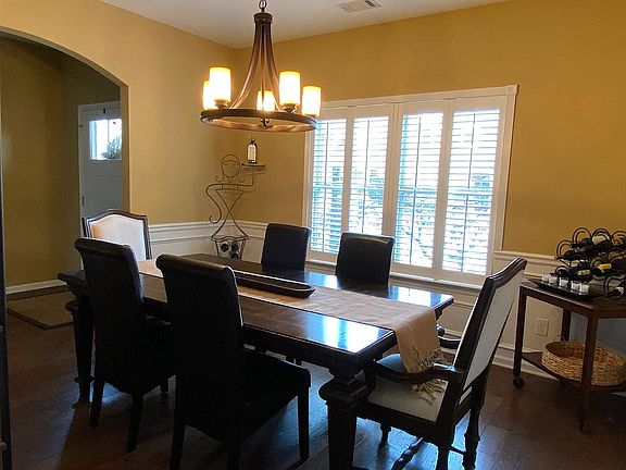 5th image of 122 Meridian Dr