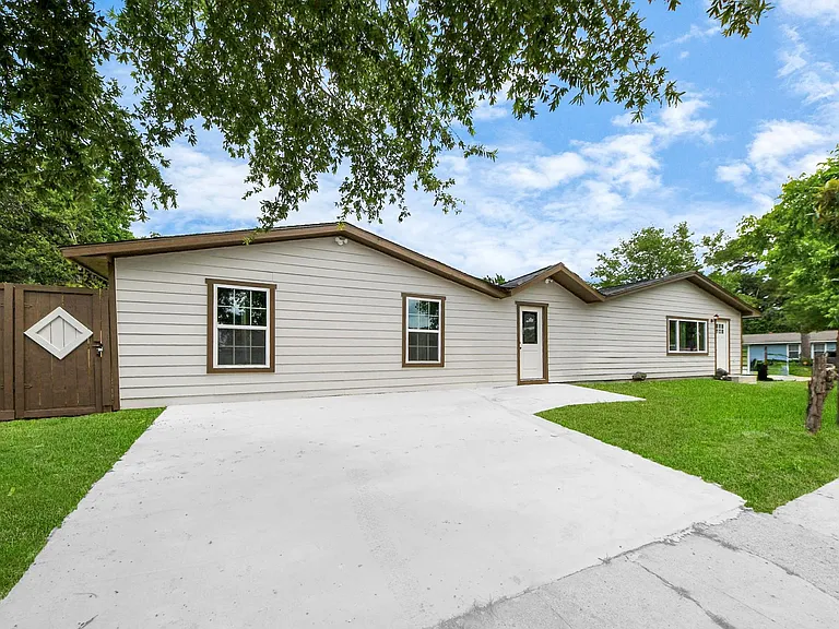5903 Belneath St #B — Photo 1