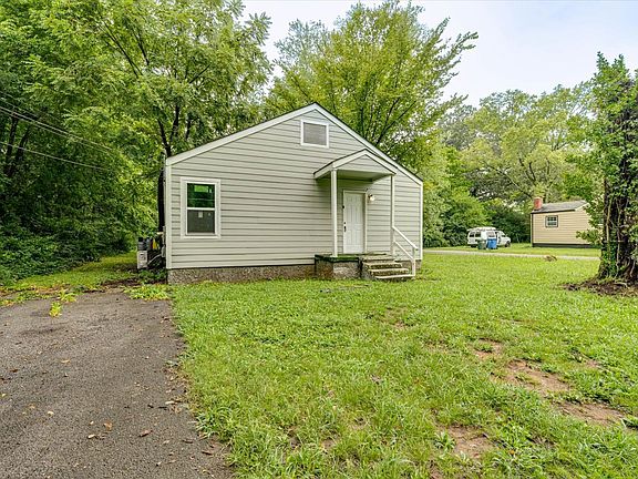 3rd image of 4700 Montview Dr APT 1